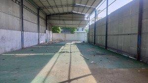 bán kho xưởng 352m2 mặt tiền đường tân hiệp 32 hóc môn