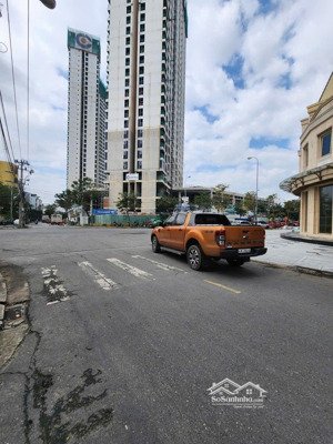 lô góc ngã tư nguyễn lộ trạch đường 7.5m