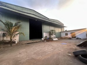 cho thuê kho 1200m2 giá tốt tại đường 28, p tân phước khánh, tân uyên, bình dương