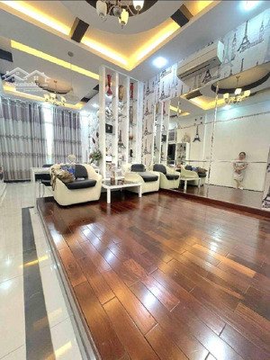 mặt tiền 5 tầng 4x22m ngay phố ẩm thực. chỉ 10 tỷ hơn full nội thất sang trọng.