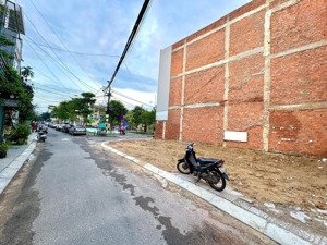 bán đất mặt tiền lê vĩnh huy - hoà cường, 50m2 ngang 6m, cạnh công viên