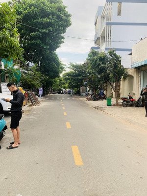 bán nhà mặt tiền kinh doanh nguyễn văn tố. quận tân phú (4m x 17m) nhà 1 trệt 1 lầu