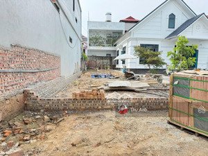 chỉ 2 tỷ 5 sở hữu ngay 100m2 full thổ cư ngay cạnh vành đai 4 kim hoa mê linh