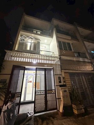 nhà 3 tầng đúc hẻm 5m đường ngô chí quốc,sau lưng chợ đầu mối,hoàn công đầy đủ giá chỉ 4,8tỷ