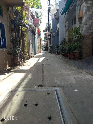 lê đại hành, p. 11, q. 11, dt: 81m2, hai tầng mới đẹp, giá 7 tỷ 3