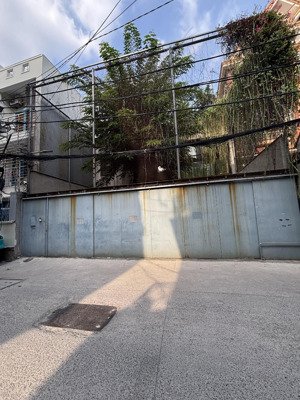 bán gấp nhà hẻm 6m nam kỳ khởi nghĩa. p8. quận 3. dt : 6.5 x 21m. 130m2. giá : 33.5tỷ tl