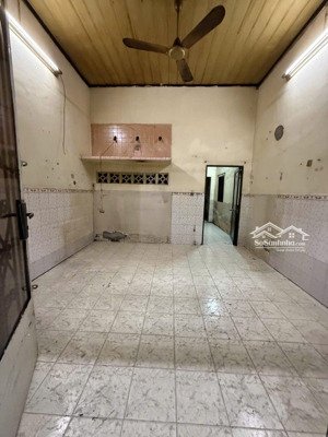 quận 8 p14 - hoài thanh - ngang khủng 6.5m (76m2) - 2 tầng cũ tiện sữa chữa - hẻm ba gác nhỉnh 4 tỷ