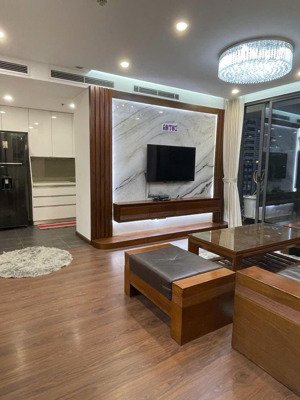 quỹ căn hộ cho thuê 2pn, tòa 6th element, tầng trung, 2 slot xe, full đồ giá thỏa thuận