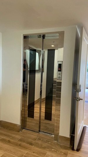 cho thuê nhà đẹp, bên cạnh thụy khuê, văn cao, vỉa hè, thang máy; nhà hàng, kd, vp 89m2* 5t- 36 tr