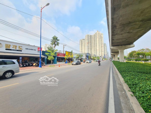 chính chủ cần bán 450m2 đất mặt tiền xa lộ hà nội gần ga metro chỉ 450tr/m2