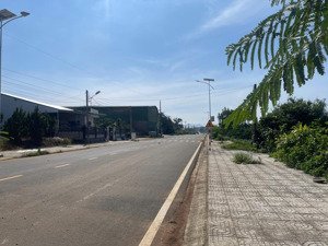 đất bảo lộc mặt tiền đường nhựa lê lai - phường lộc tiến - đất bằng đường 2 oto né nhau