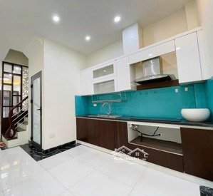 bán nhà lê lợi dt 35m2 - giá 6tỷ95 ngay đầu bà triệu , đường trước nhà 3m rộng , gần cầu trắng