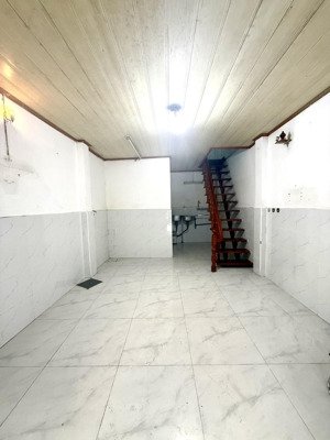 nhà chính chủ cách mạng tháng 8, tân bình, hẻm 1 trục 3m, 2 tầng 2 phòng ngủ, 3.5m x 6m vuông vức