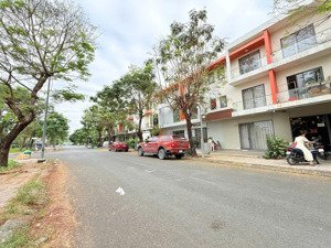 gấp! bán nhà 3 tầng trục chính kinh doanh ngay liên phường, 75m2 ngang 5m view công viên thoáng mát