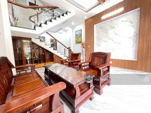 nhà 3 tầng mặt tiền mặt tiền đào nguyên phổ đi bộ ra biển nguyễn tất thành