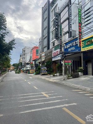 bán khách sạn mặt tiền đường thống nhất, đang thu nhập 180-250 triệu/ tháng