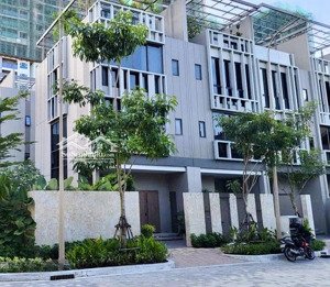 cho thuê biệt thự căn góc siêu đẹp nội thất siêu sang the orchard - sycamore ngay siêu thị aeon mai