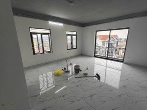 cho thuê văn phòng đầu phố chúc sơn, chương mỹ, thang máy