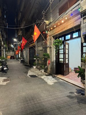 bán nhà lạc long quân, cạnh vườn đào 39m ngõ oto vào nhà