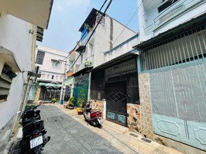 hẻm dân trí đường gò dầu ngay tân sơn nhì dt 4mx12m cấp 4 giá 4,7 tỷ