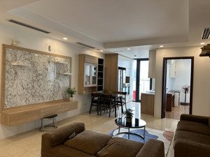 chính chủ bán căn 70m2, 2pn + 2w full nội thất giá 8 tỷ tại cc hà nội center point