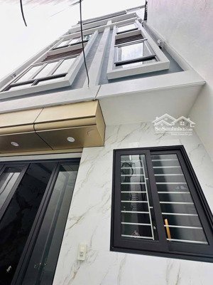 phá giá thị trường, em hiếu tiếp tục lên cho anh chị căn nhà 3,5 tầng tại vân canh gần đường oto