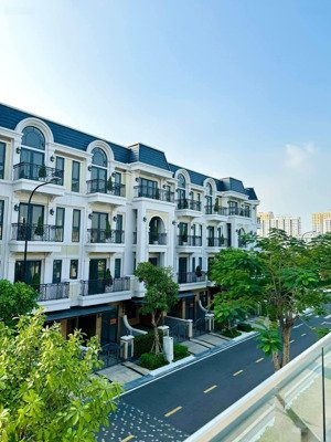 suất nội bộ căn đẹp nhất, rẻ nhất dự án, đối diện hồ bơi hỗ trợ vay ngân hàng 