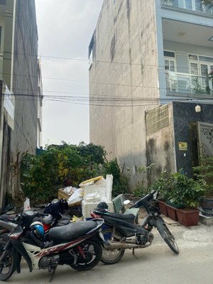 thanh lý 8 nền đất, 6 lô biệt thự và 5 lô góc thổ cư 100% mt võ văn kiệt nối dài sổ hồng