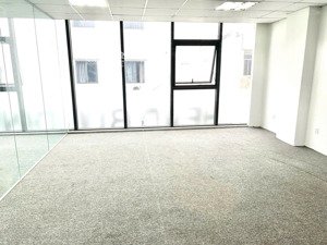 sàn văn phòng trống 110m2 gần sân bay - giá cho thuê 23 triệu/ tháng