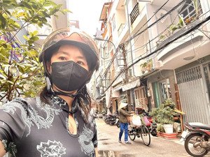 bán nhà mt đ.số xe hơi đậu cửa, nhỉnh 6t, vào ở ngay, luu thông khánh hội. hoàng diệu . bến vân đồn