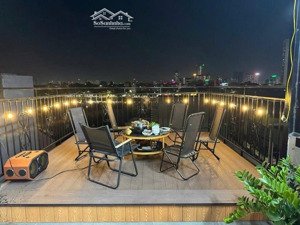 đặc biệt hiếm-nhà gần mặt hồ bán đảo linh đàm 10,3 tỷ x 6 tầng mới-thang máy-nội thất đẹp ở luôn