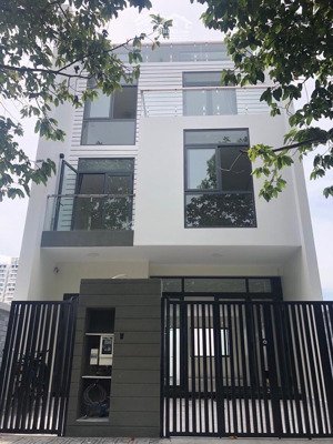 cho thuê nhà hxt nguyễn gia trí, phường 25, q. bình thạnh, dt: 9x20m, 1 trệt 2 lầu