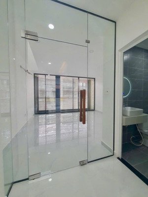 thuê nhà phố soho đối diện khu phức hợp ăn uống sầm uất, nội thất sang trọng