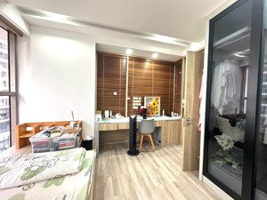 rẻ nhất thị trường, căn hộ 2pn midtown m7 lầu trung, view hướng đông nam, nội thất đầy đủ, có ô xe