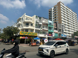 bán nhà mt tăng nhơn phú trường cđ công thương, 5x25m=125m2. hđ thuê 45 triệu/tháng. giá 17,5 tỷ