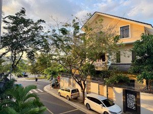 nhà 3 tầng đẹp tại khu đô thị vcn phước hải, ngang 5,5m có sổ hồng siêu hiếm