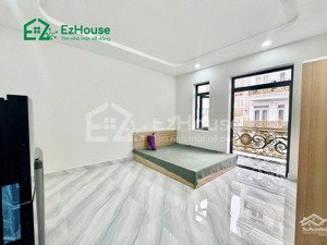 căn hộ dịch vụ mới xây, rộng 35m2 ngay ngã tư bốn xã