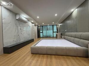 NHÀ PHÂN LÔ- 8 TẦNG- THANG MÁY- THÔNG SÀN- Ở SƯỚNG- NGÕ THÔNG- SÁT PHỐ- PHỐ NGUYỄN KHANG.