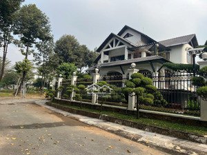 cần bán nhanh 1 số nền đất tại dự án bách khoa , p. phú hữu , quận 9. pháp lý: sổ đỏ cá nhân