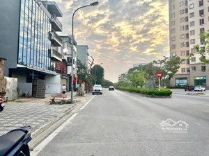 bán đất mặt phố quận long biên. đầu tư phân lô. giá cực tốt