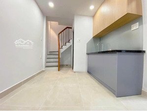bán nhà gần sân bay nhà mới xây nguyễn kiệm gần bv chỉ 2ty