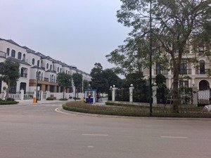 chính chủ cắt lỗ 5 tỷ bán nhanh biệt thự ciputra tây hồ ngay cạnh công viên 65ha