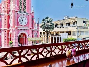 CHO THUÊ TOÀ NHÀ MẶT TIỀN ĐẮC ĐỊA 258 HAI BÀ TRƯNG, QUẬN 1 - VỊ TRÍ VÀNG KINH DOANH ĐA