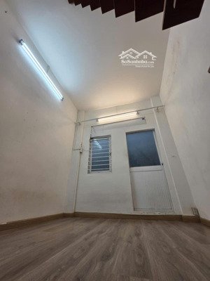 cho thuê nhà riêng 977/10 trần hưng đạo, 4 triệu/th, 9 m2 (1 trệt, 2 lầu), 2pn, 1wc