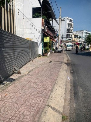 góc hai mặt tiền đường dân chủ thủ đức cần bán
