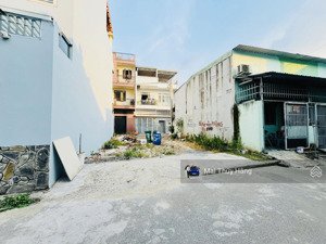 giảm 500tr bán gấp dãy trọ cách phạm văn đồng 500m sẵn thu nhập 25tr/ t -hẻm xe tải tách đc 2 lô