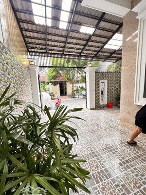 biệt thự mini đường hà huy giáp, q12, dt: 6.2m x 13m, khu dân cư đồng bộ đẹp. sổ hồng chính chủ