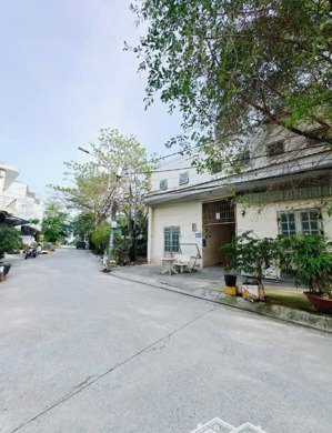 cần tiền bán nhà nhanh bớt 2tỷ đất thổ full