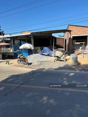 đất mặt tiền trục đường lớn xây nhà hồ chí minh giá 690tr /547m2 (10*54)tc 100m sổ cầm tay