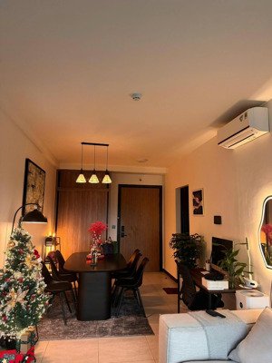 bán căn hộ 2 phòng ngủ delasol giá 8,5 tỷ còn thương lượng. lh em trân 